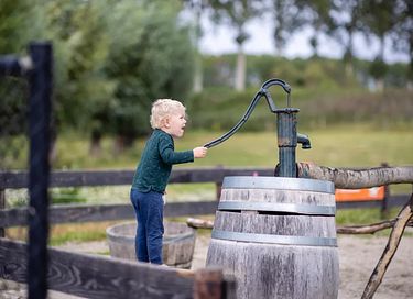 Glamping op akkerbouw en speelboerderij - 15