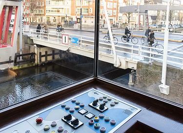 Unique cabin over the water in Amsterdam - 15