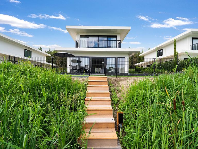 Villa (6p) direct aan het water - 1