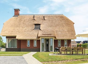 Luxuriöses Ferienhaus für 8 Personen am Wasser - 2