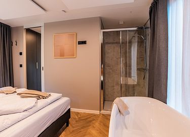 Romantisch chalet met ligbad - 11