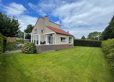 Modern holiday home with large garden