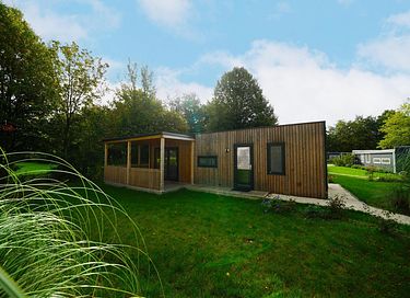 Chalet avec terrasse dans un parc agréable - 16