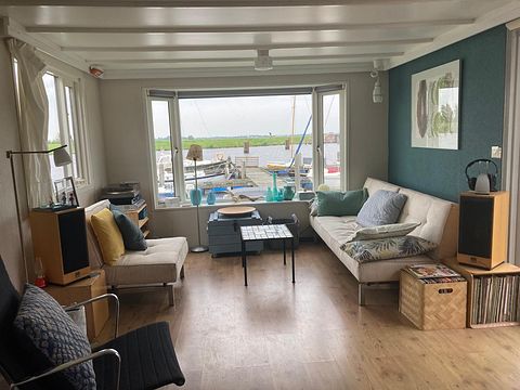 Cozy chalet right on the water - 5