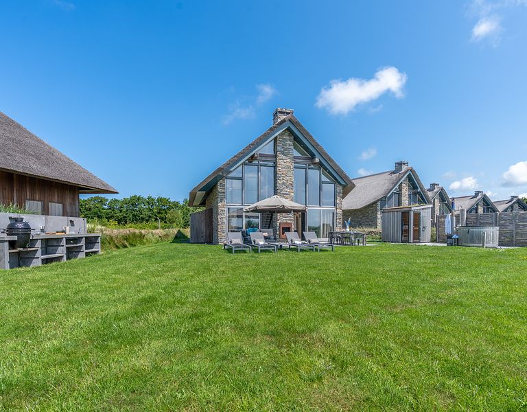 Wellness villa Texel with hot tub and sauna - 1