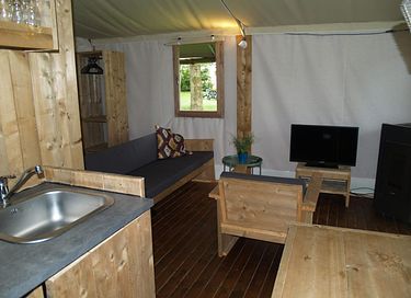 Glamping tent surrounded by beautiful nature - 4