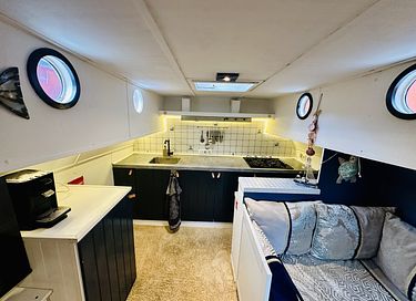 Sleeping on an IJsselmeer cutter in Den Bosch - 12