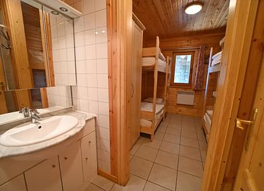 Chalet in het bos met sauna - 13
