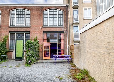 Stilvoll übernachten in einer violetten Oase - 3