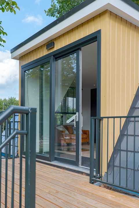 Spend the night overlooking the woods - 4