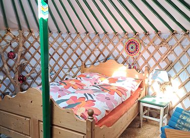 Bijzondere yurt op gezellige minicamping - 12