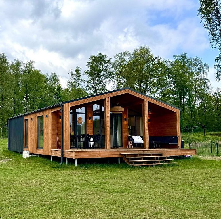 Houten vakantiehuis met meerzicht - 1