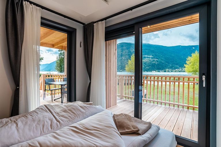 Waterfront holiday home (4p) with view - 1