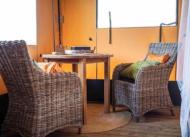 Romantic glamping tent with hot tub - 15