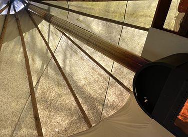 Slapen in een indiaanse tipi voor 6 personen - 5
