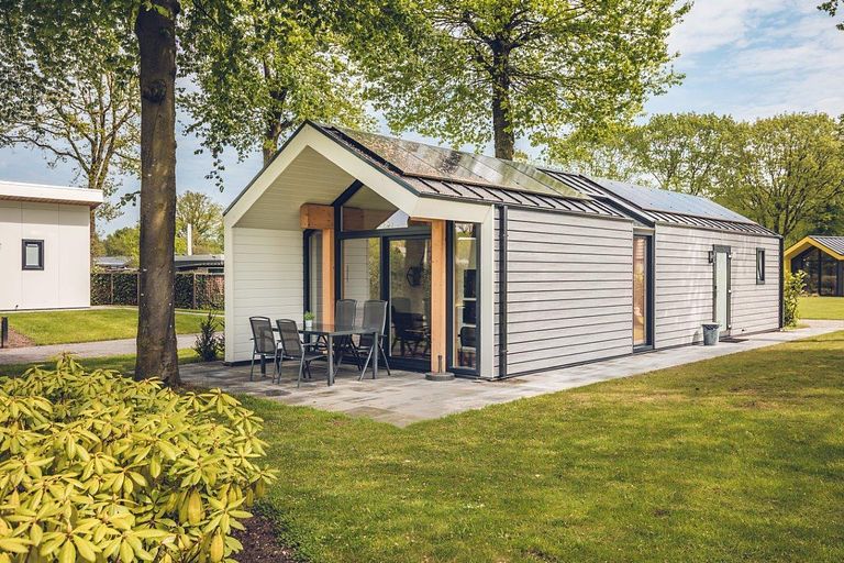 Groen vakantiehuisje op park in Gelderland - 1