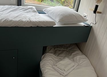 Zelfvoorzienend huisje met sloep - 12