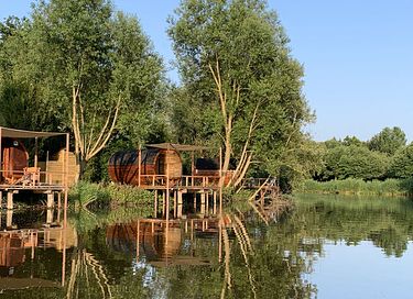 Uniek tiny house met hottub aan het water - 4