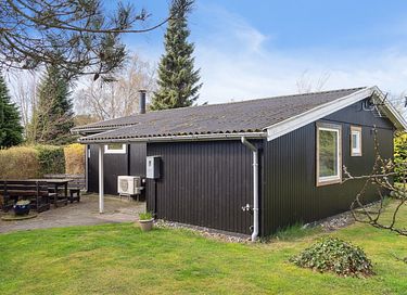 Vakantiehuis omringd door groen met tuin - 4
