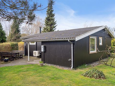 Vakantiehuis omringd door groen met tuin - 4