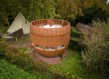 Unique accommodation with built-in jacuzzi - 25