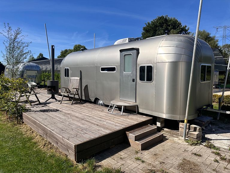 Uniek overnachten in een retro streamcamper - 1