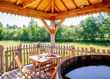 Unieke houten tempel met privé hottub - 3