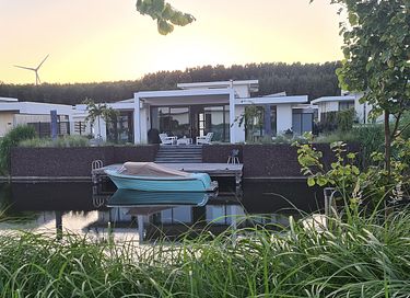 Single-story villa on the waterfront - 14