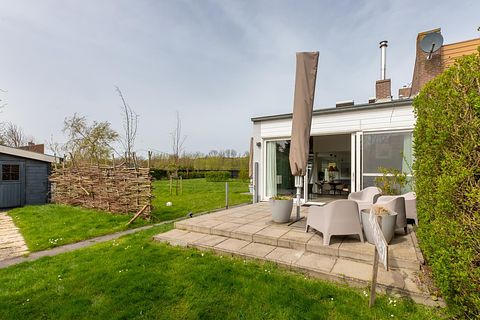 family villa with large garden near the sea - 2