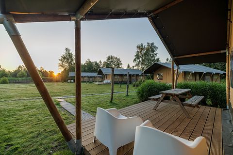 Adventure camping in a safari tent - 2