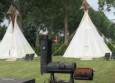 Back to basic in een echte indianentent - 10