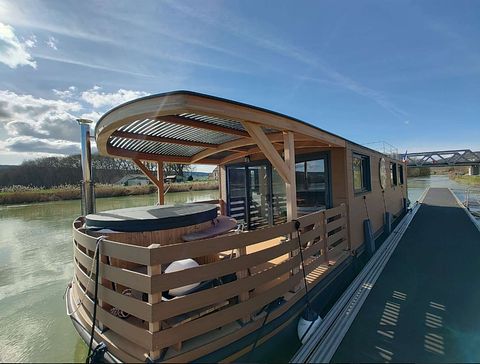 Woonboot met hottub in de Champagne streek - 2