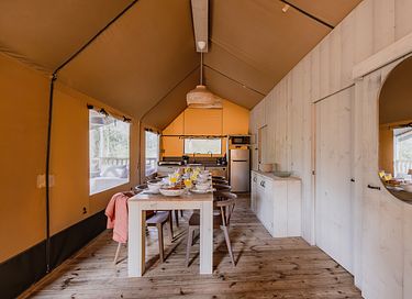 Tente de glamping spacieuse avec poêle confortable - 8