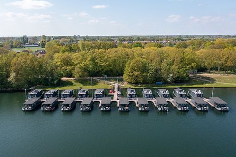 Harbor lodge (4-p) directly on the Mookerplas - 4