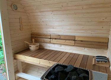 Wooden house, private hot tub and sauna - 4
