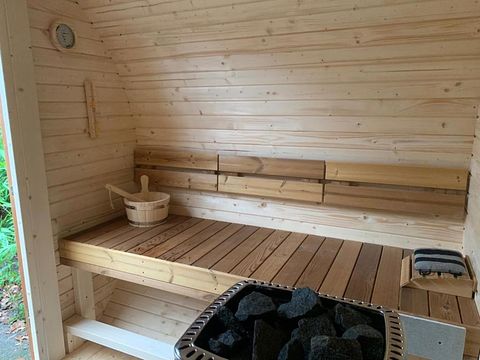 Wooden house, private hot tub and sauna - 4