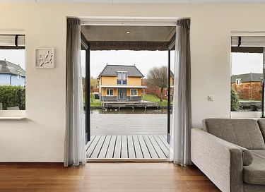 Detached 4-person waterfront bungalow - 3