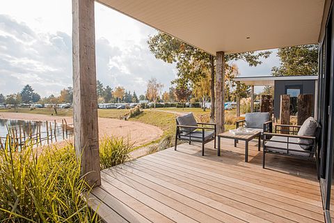 Pavillon pour 4 personnes au bord d'un lac récréatif - 3