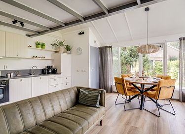 Gezellig familiehuis met grote tuin - 9
