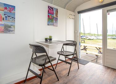 Une roulotte au bord de la plage - 13