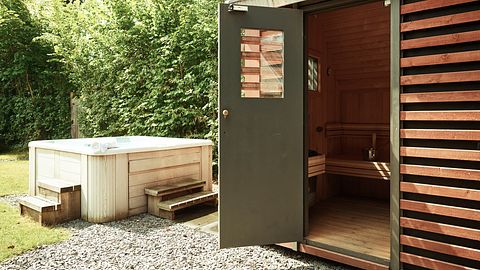 Luxury holiday home & wellness close to sea - 2