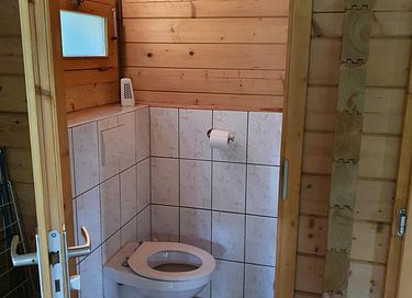 Blokhut midden in het bos op leuke camping - 13