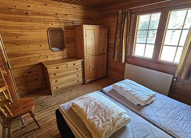 Grande maison en bois dans la forêt avec sauna privé - 11
