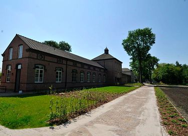 Luxe overnachting in een oude fabriek - 13