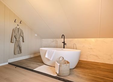 Modern house with bath close to the sea - 27