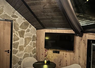 Luxury forest cabin with private jacuzzi - 7