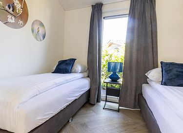 Logement de vacances au bord de l'eau dans un parc de vacances - 11