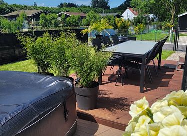 Logement de vacances avec jacuzzi au bord de l'eau - 24
