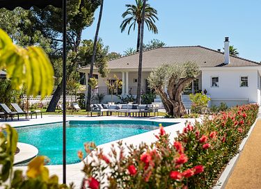 Luxury villa near the sea for up to 20p. - 2