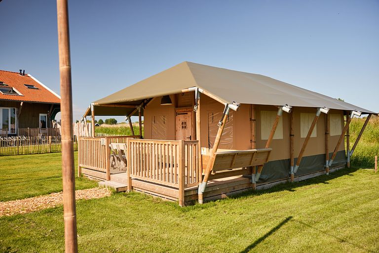 8-persoons glamping tent direct aan het water - 1
